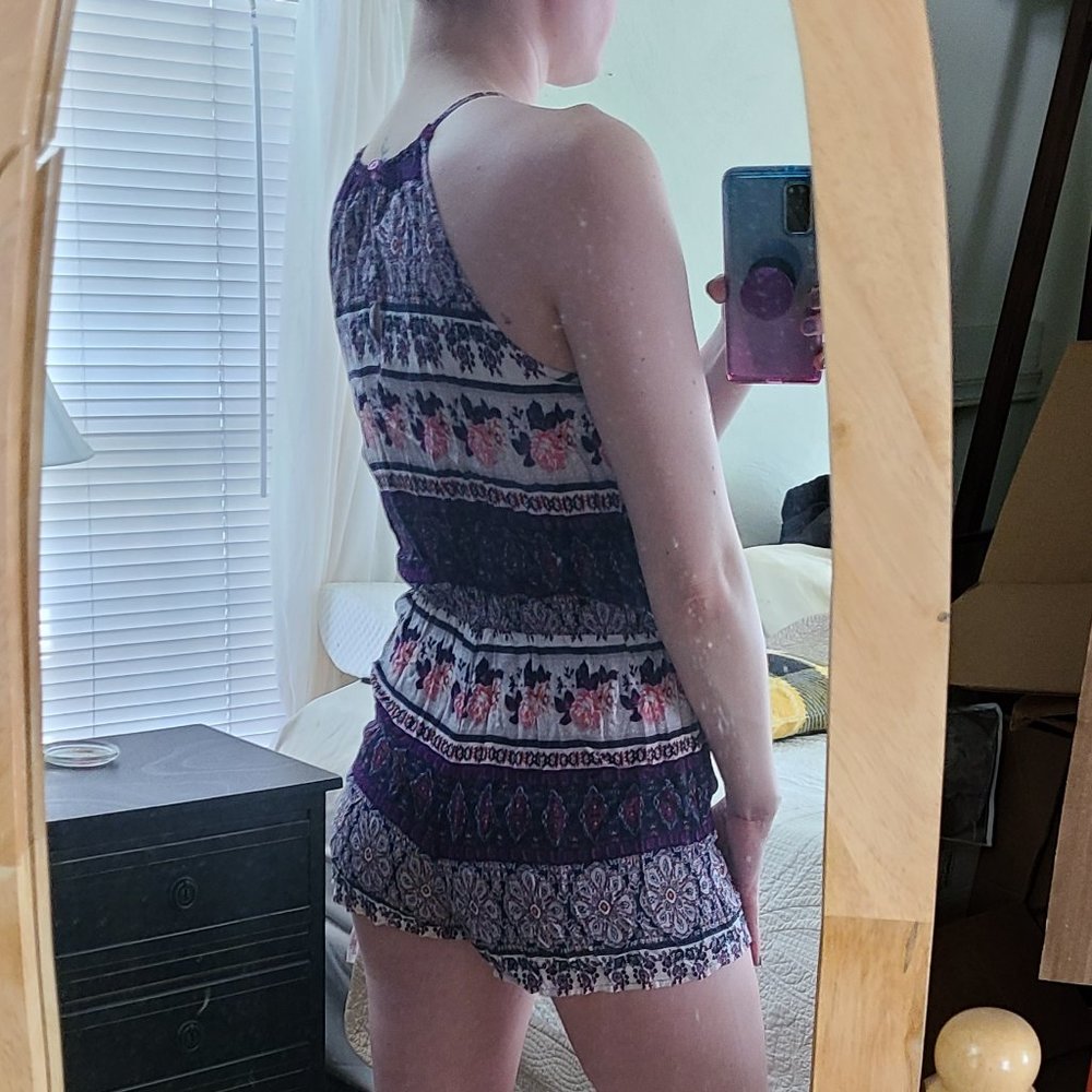 Patterned Romper - Picture 3 of 6